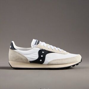 Saucony trainer 80 white and Black Sneaker
